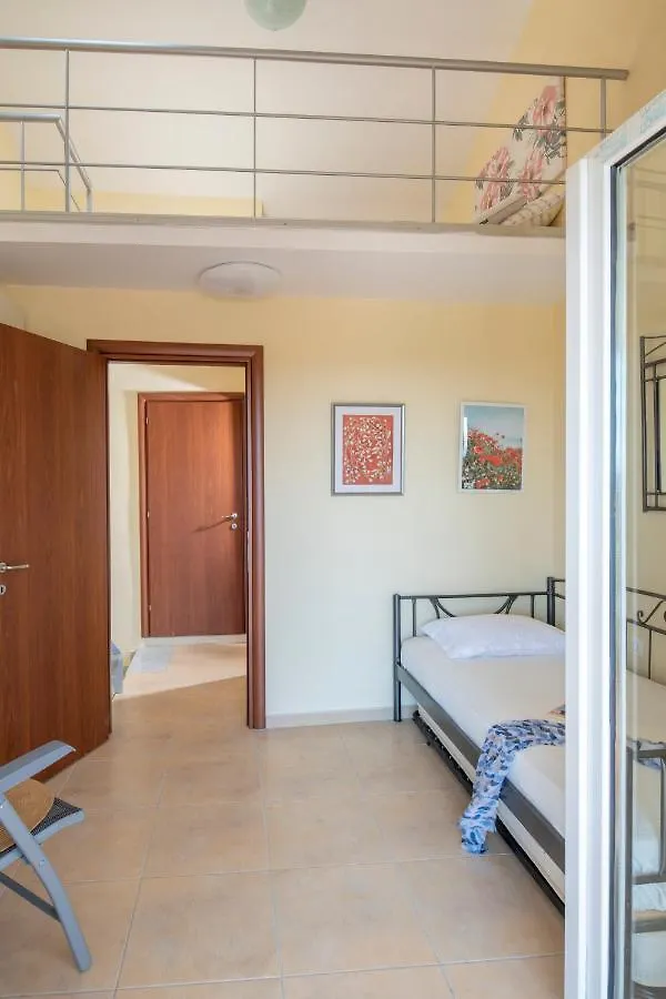 Lägenhet Maisonette Anna Neos Marmaras